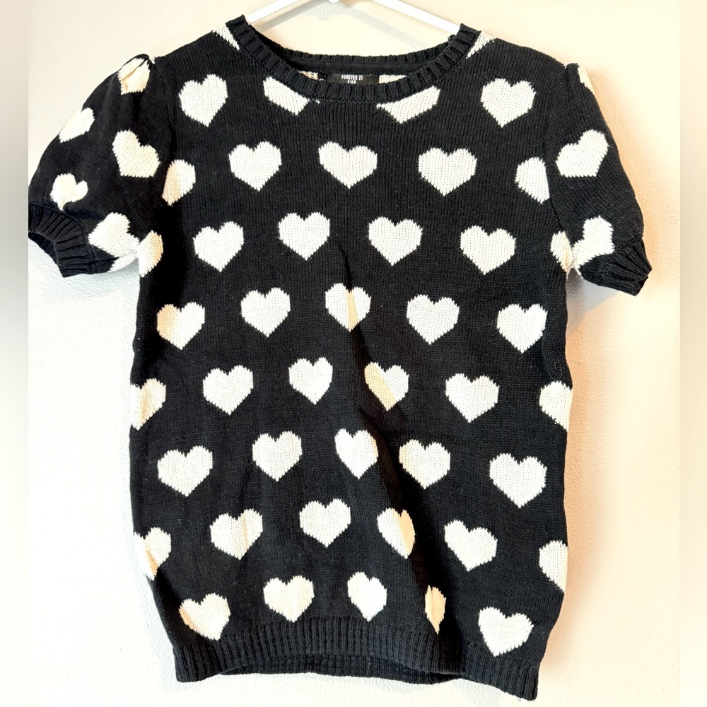 Forever 21‎ Kids Short Sleeve Heart Sweater